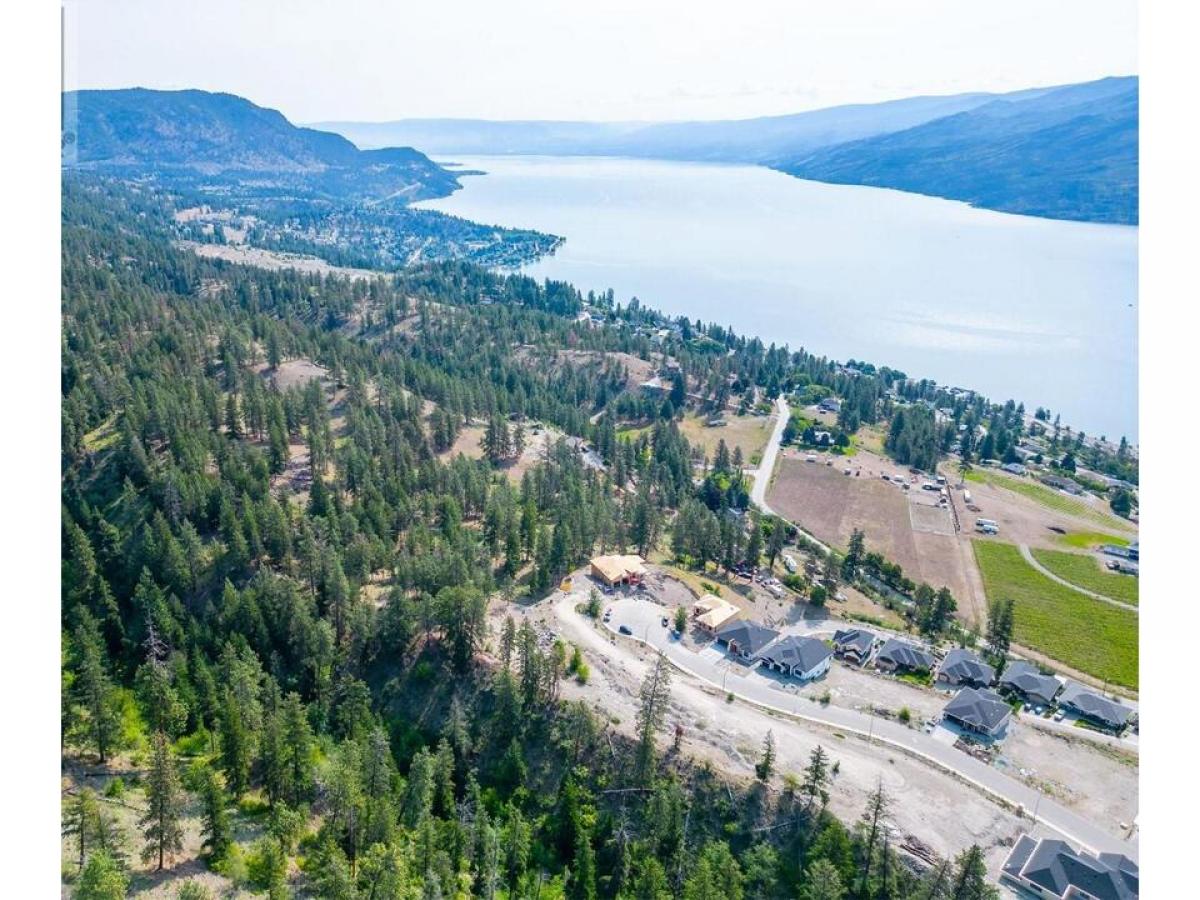 Picture of Residential Land For Sale in Peachland, British Columbia, Canada