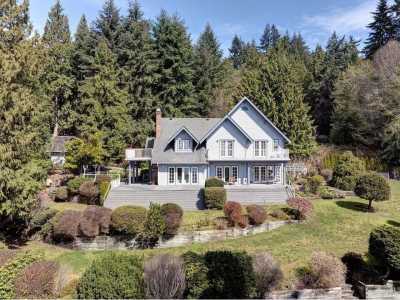 Home For Sale in Roberts Creek, Canada