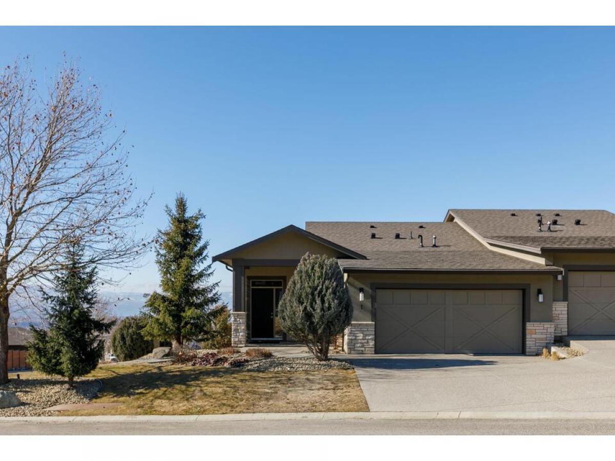 Picture of Home For Sale in Kelowna, British Columbia, Canada