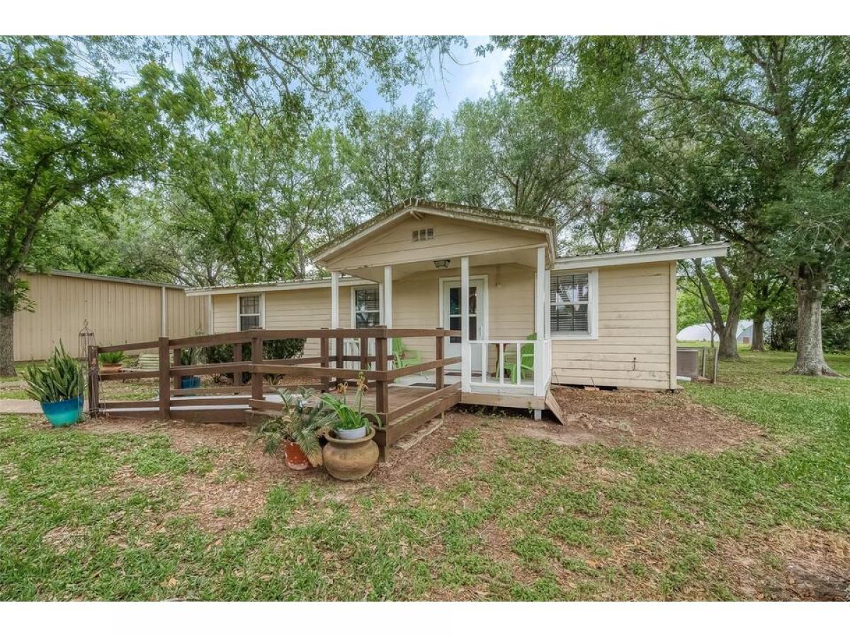 Picture of Home For Sale in Needville, Texas, United States