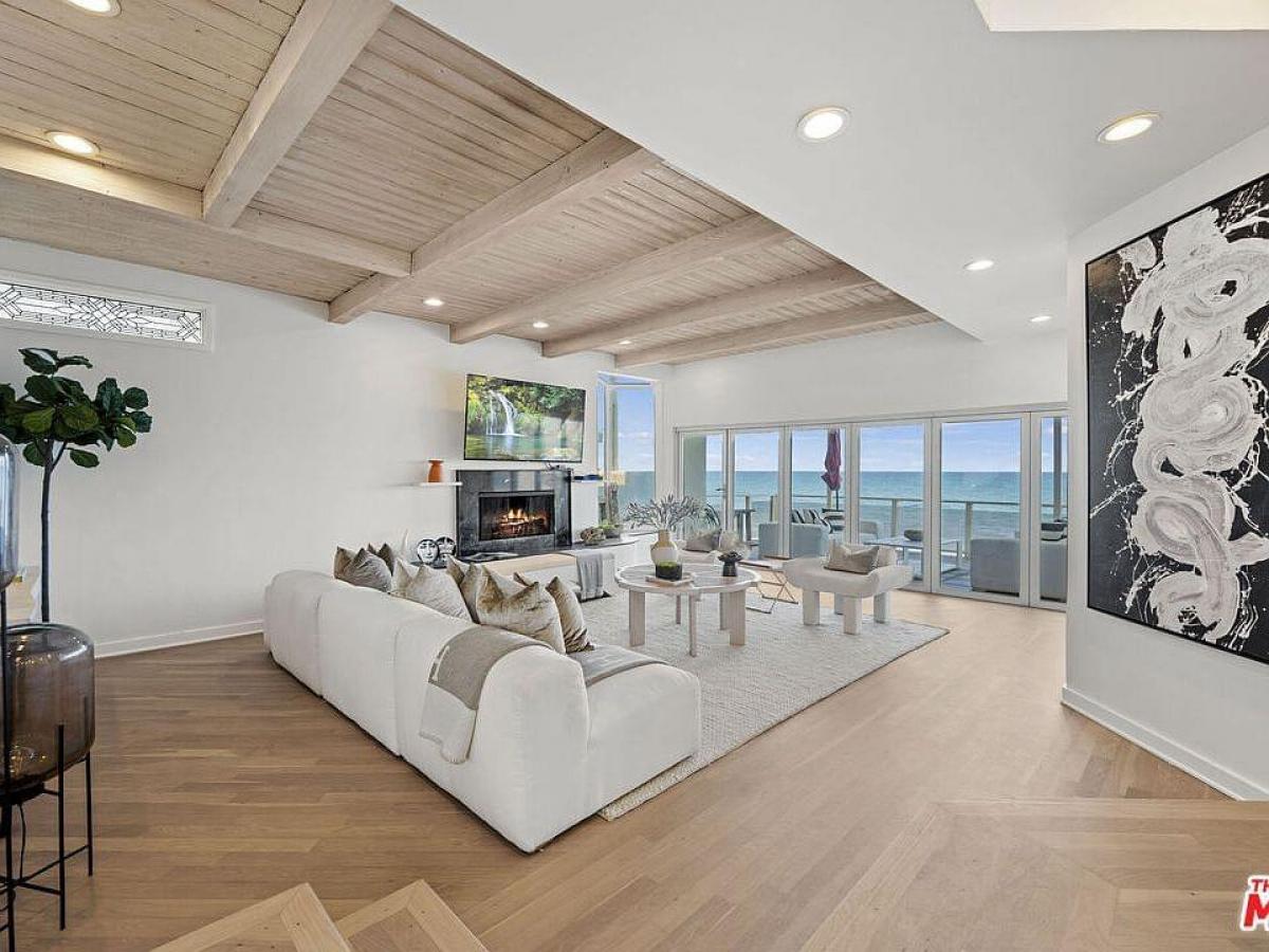 Picture of Home For Sale in Malibu, California, United States