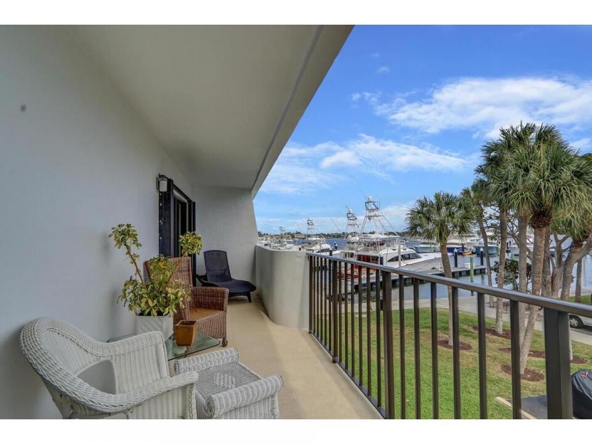 Picture of Condo For Sale in North Palm Beach, Florida, United States