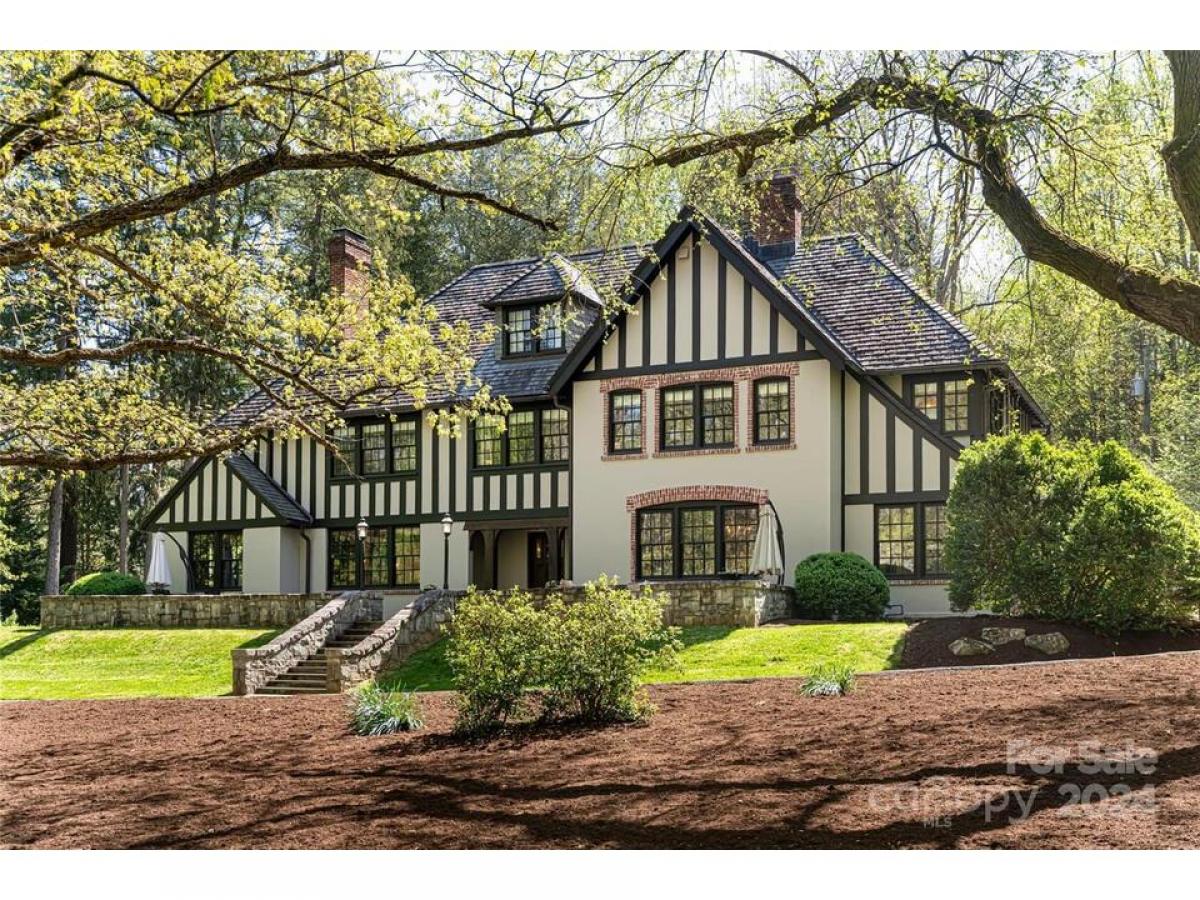 Picture of Home For Sale in Asheville, North Carolina, United States