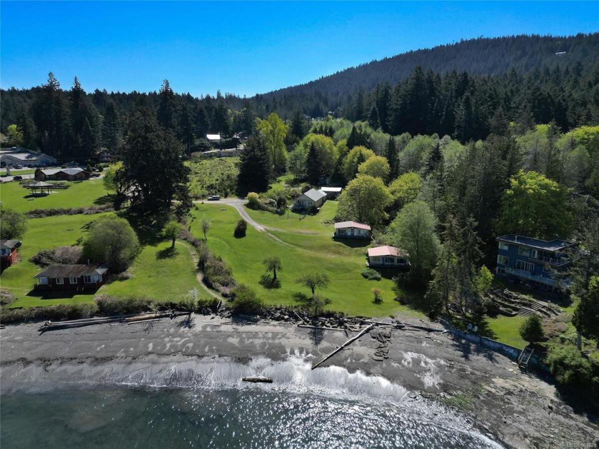 Picture of Residential Land For Sale in Mayne Island, British Columbia, Canada