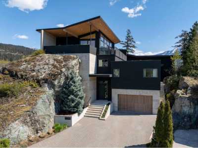 Home For Sale in Pemberton, Canada