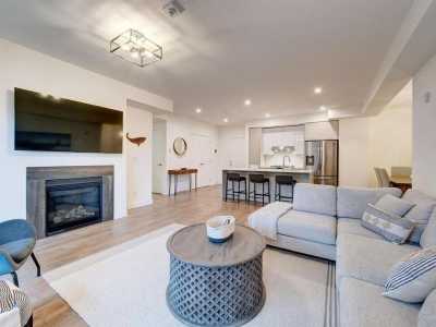 Condo For Sale in Gibsons, Canada