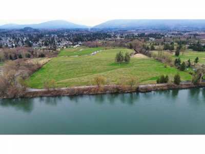 Home For Sale in Sedro Woolley, Washington