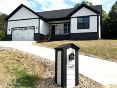 Home For Sale in Kodak, Tennessee