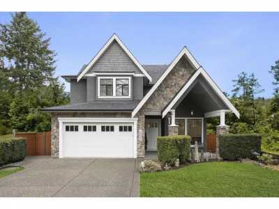 Home For Sale in Surrey, Canada