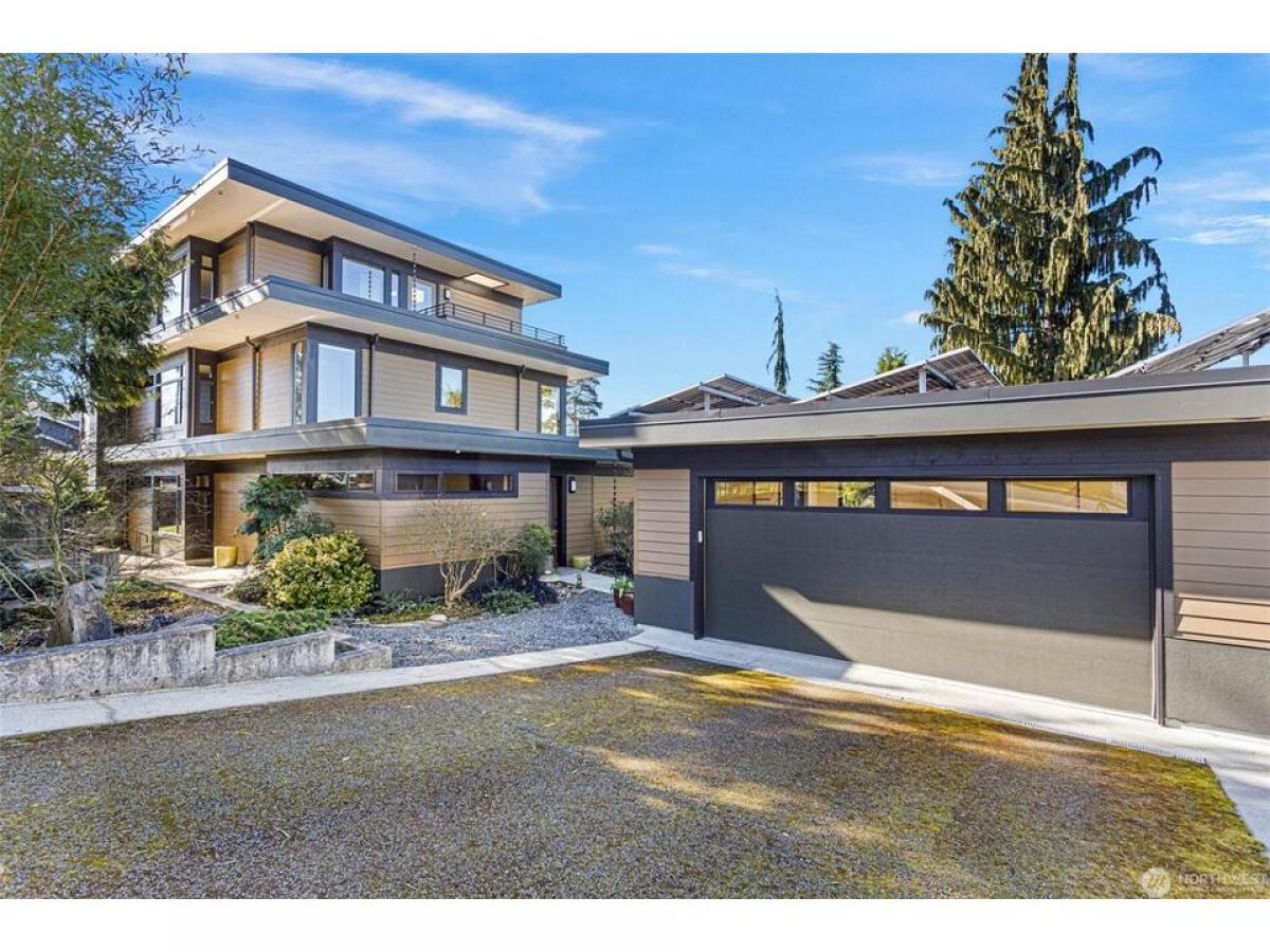 Picture of Home For Sale in Kirkland, Washington, United States