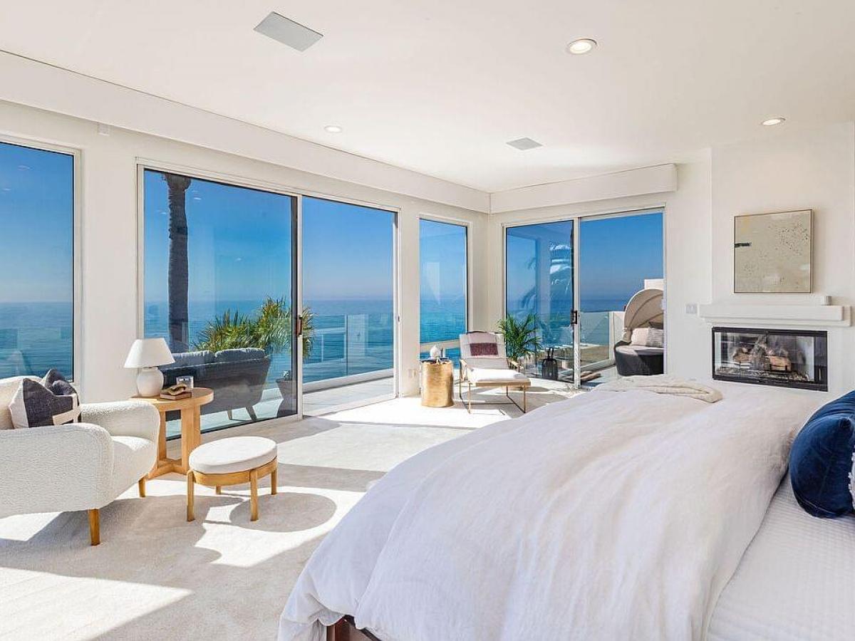 Picture of Home For Sale in Malibu, California, United States