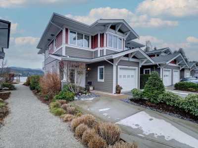 Home For Sale in Sechelt, Canada