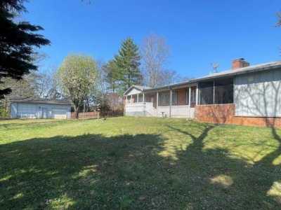 Home For Sale in Seymour, Tennessee