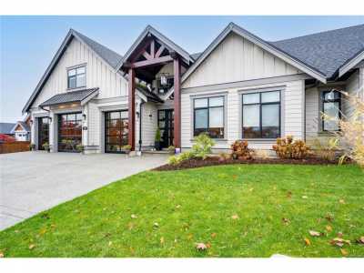 Home For Sale in Parksville, Canada