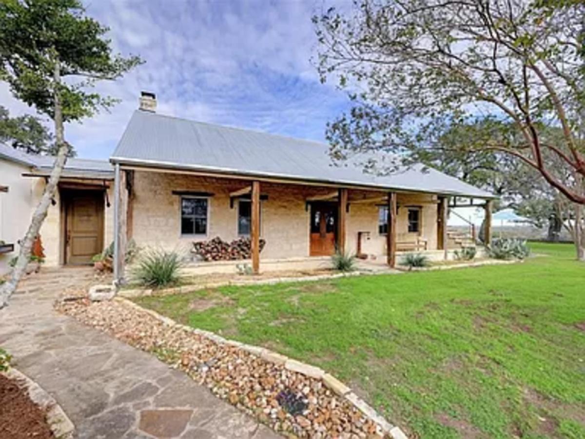 Picture of Home For Sale in Spring Branch, Texas, United States