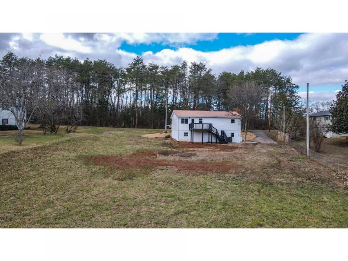 Picture of Home For Sale in Etowah, Tennessee, United States