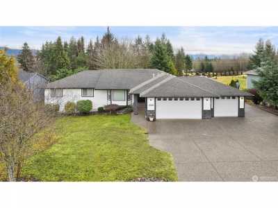 Home For Sale in Lake Stevens, Washington