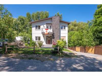 Home For Sale in Summerland, Canada