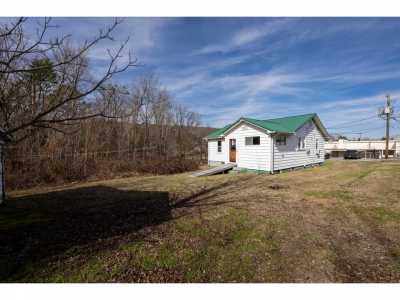 Home For Sale in Trenton, Georgia