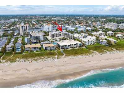 Condo For Sale in Delray Beach, Florida