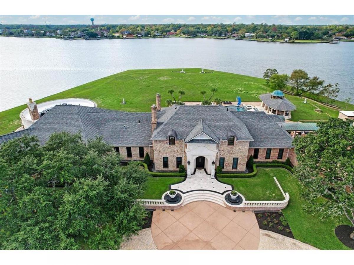 Picture of Home For Sale in El Lago, Texas, United States