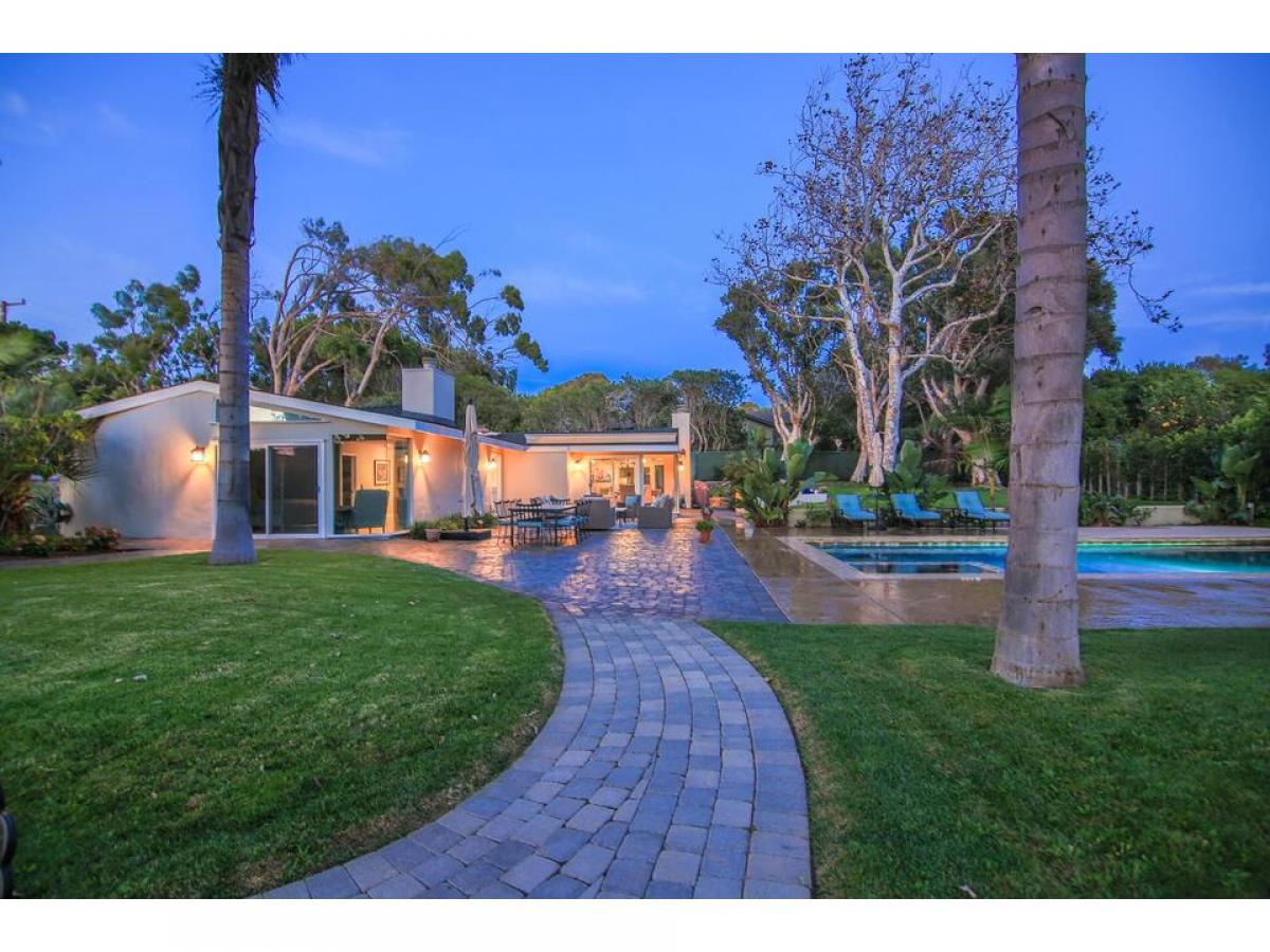 Picture of Home For Sale in Malibu, California, United States