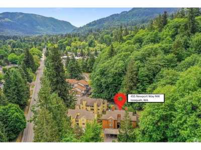 Condo For Sale in Issaquah, Washington