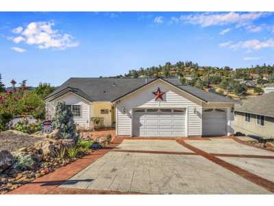 Home For Sale in Hidden Valley Lake, California