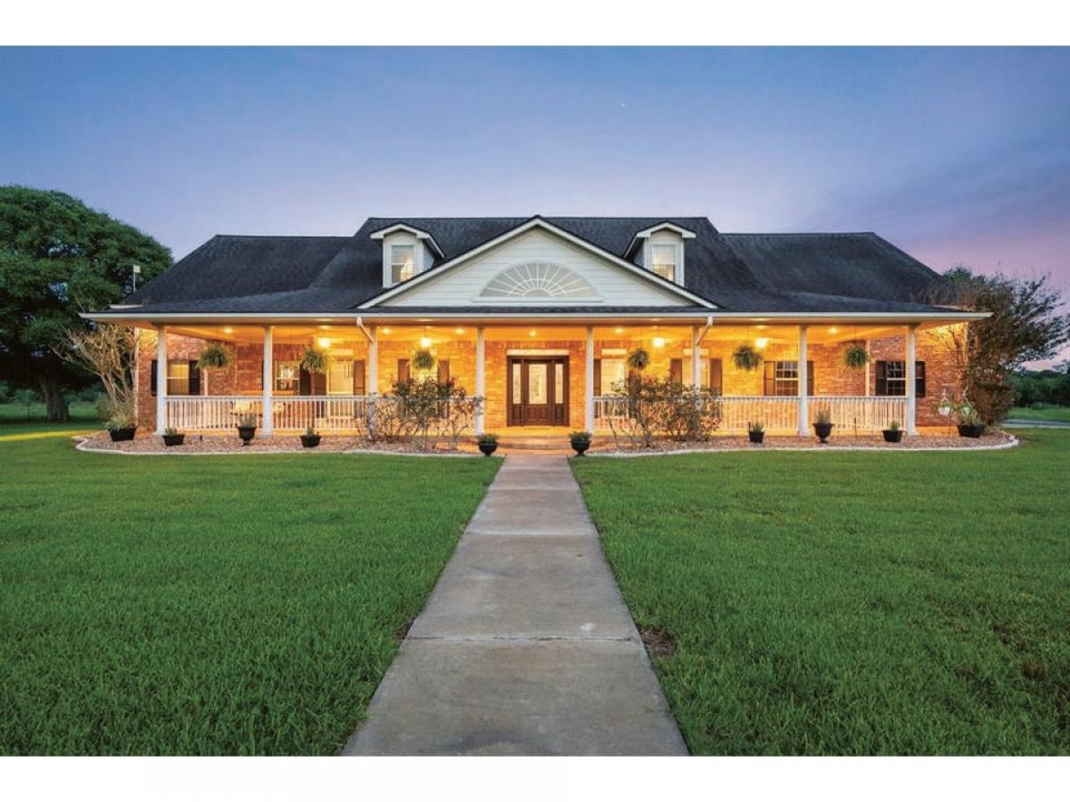 Picture of Home For Sale in Needville, Texas, United States