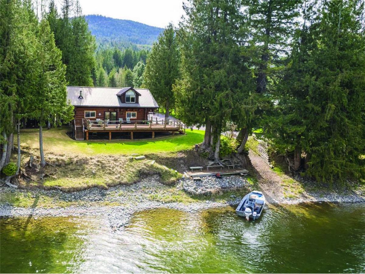 Picture of Home For Sale in Troy, Montana, United States