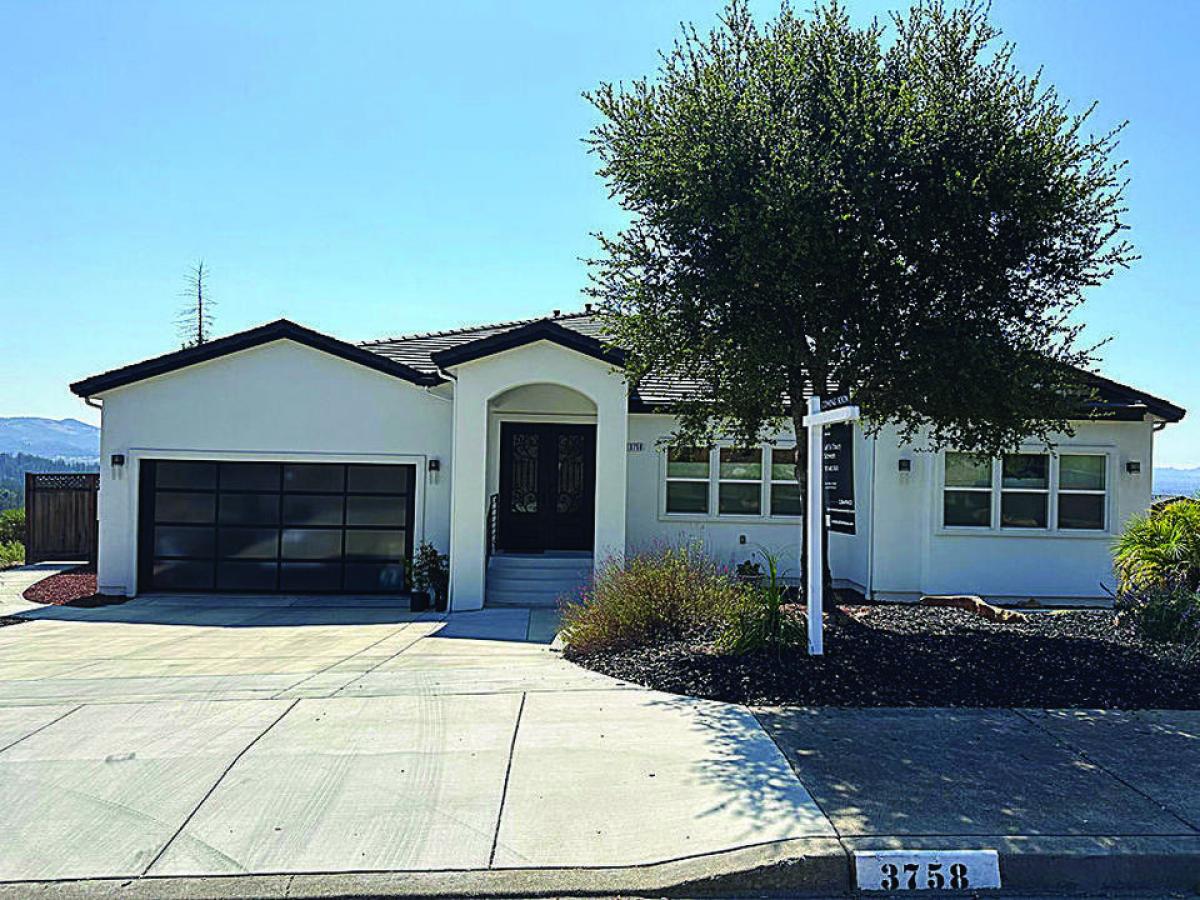 Picture of Home For Sale in Santa Rosa, California, United States