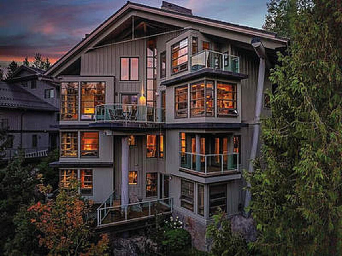 Picture of Home For Sale in Whistler, British Columbia, Canada