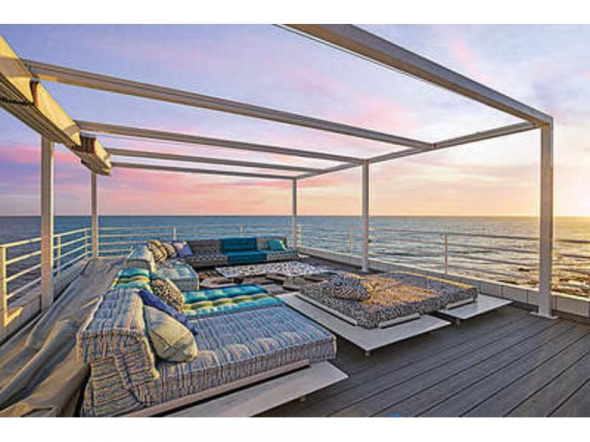 Picture of Home For Sale in Malibu, California, United States