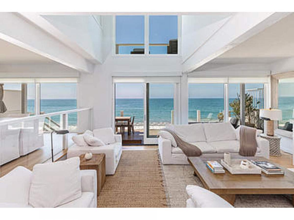 Picture of Home For Sale in Malibu, California, United States