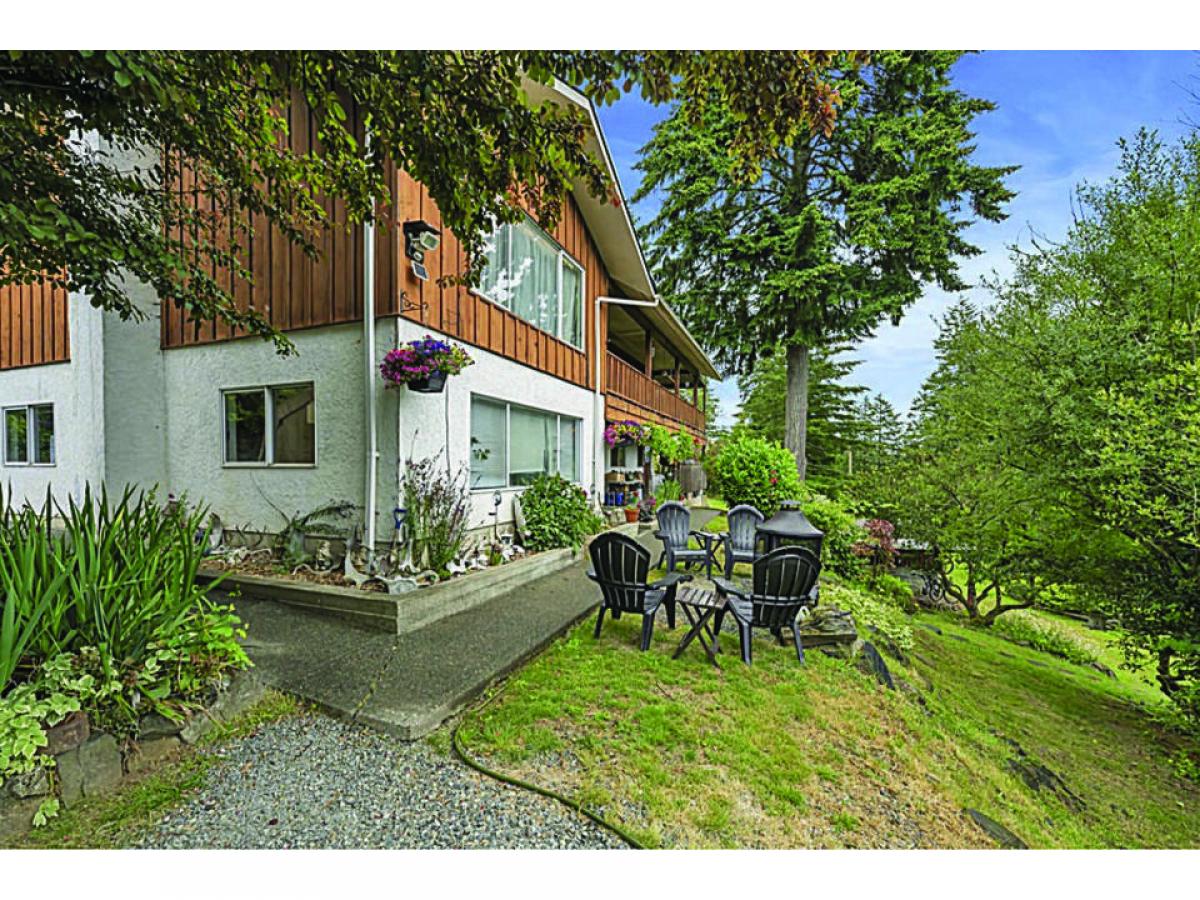 Picture of Home For Sale in Sooke, British Columbia, Canada