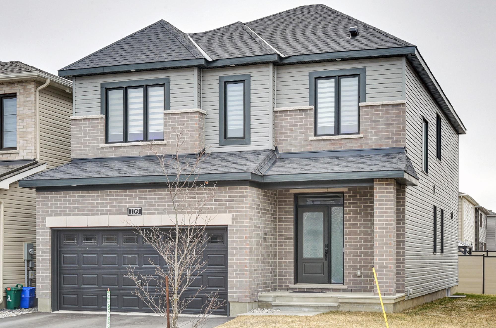 Picture of Home For Sale in Ottawa, Ontario, Canada