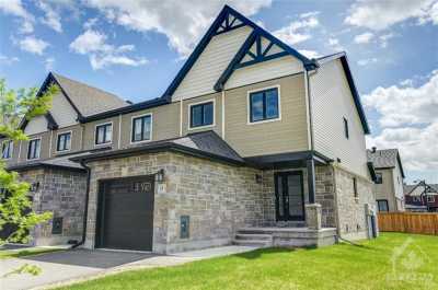 Home For Sale in Rockland, Canada