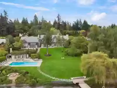 Home For Sale in Bellevue, Washington