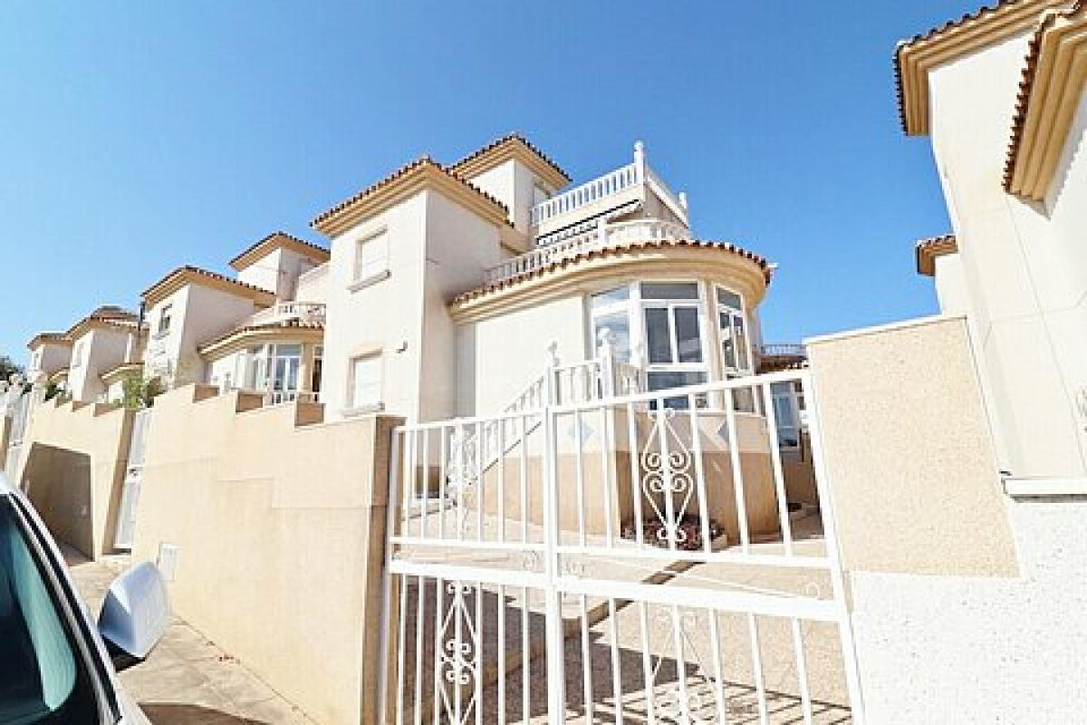 Picture of Villa For Sale in Villamartin, Alicante, Spain