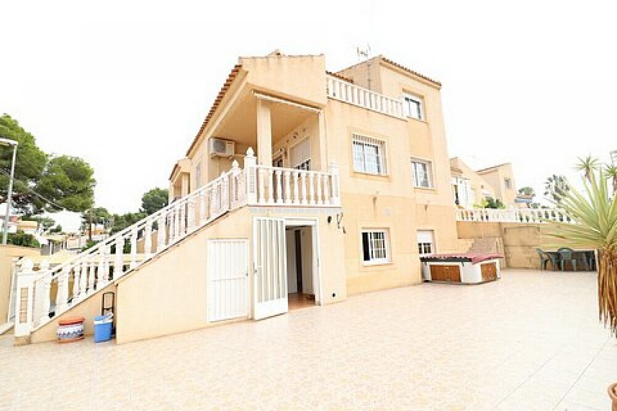 Picture of Villa For Sale in Los Balcones, Alicante, Spain