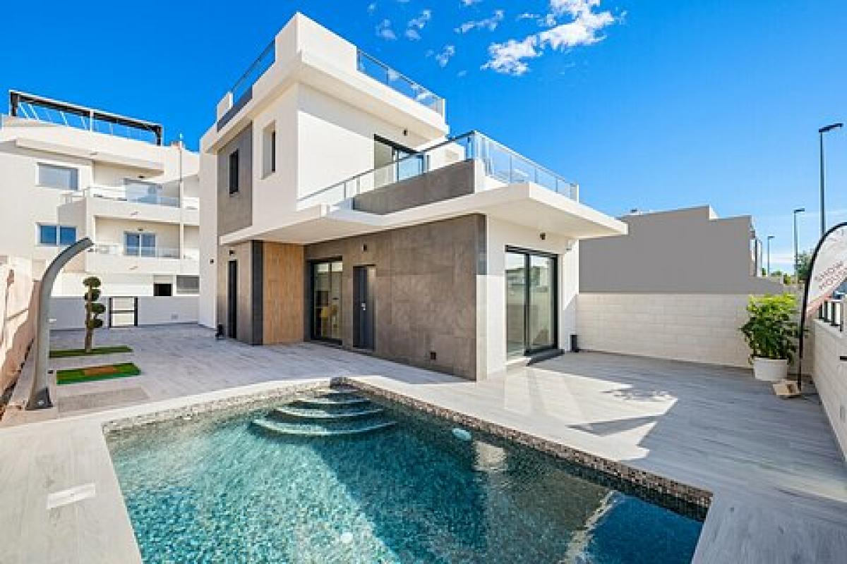 Picture of Villa For Sale in Benijofar, Alicante, Spain