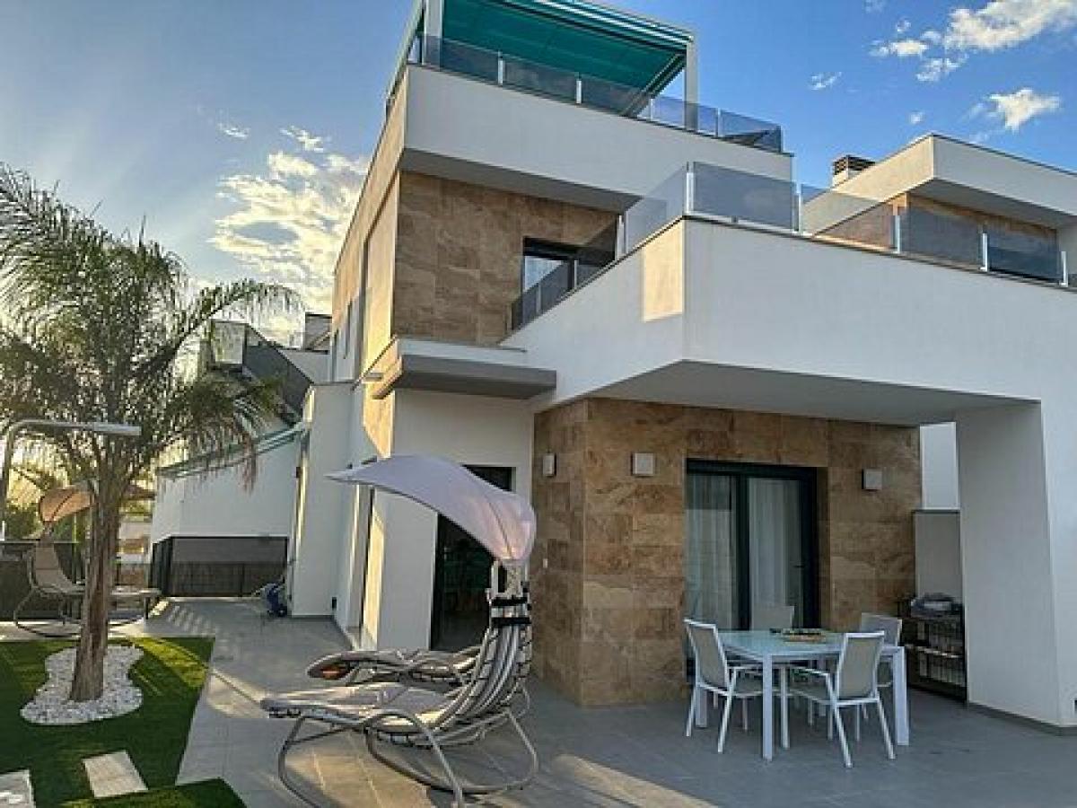 Picture of Villa For Sale in Benijofar, Alicante, Spain