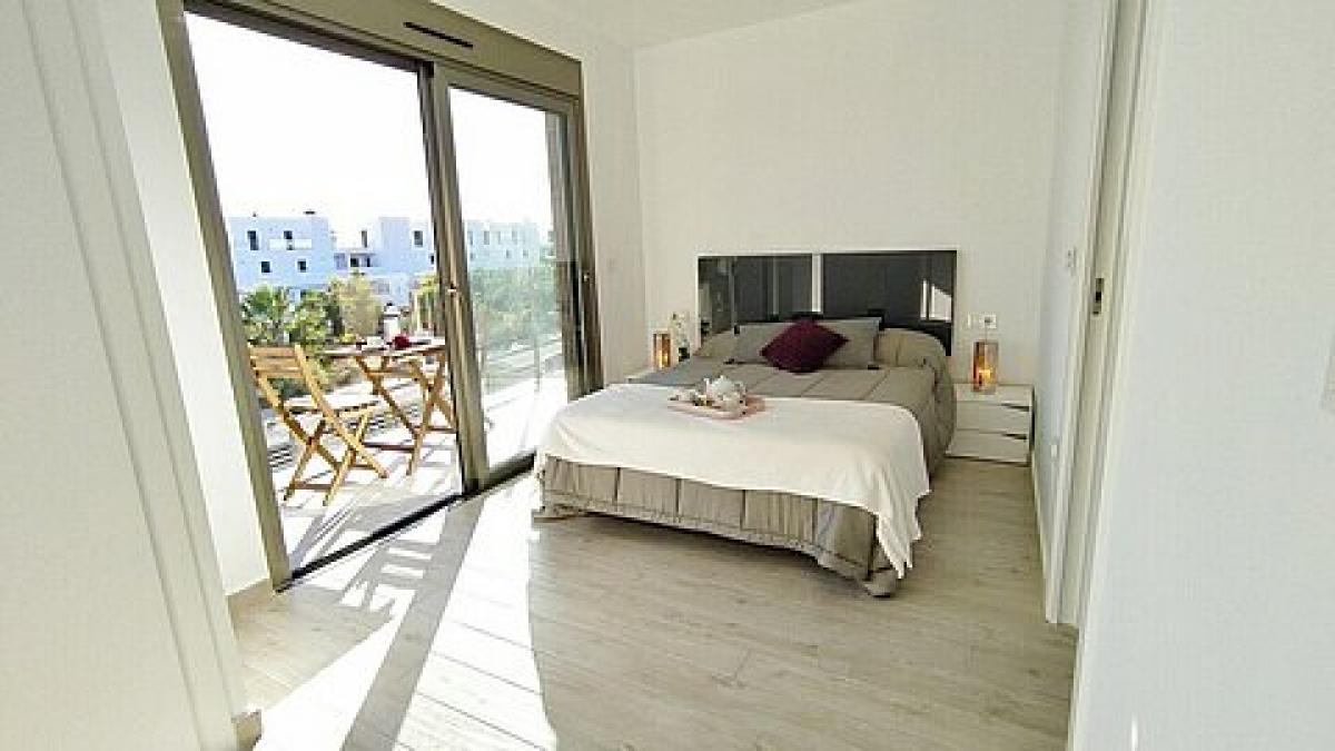 Picture of Villa For Sale in Villamartin, Alicante, Spain