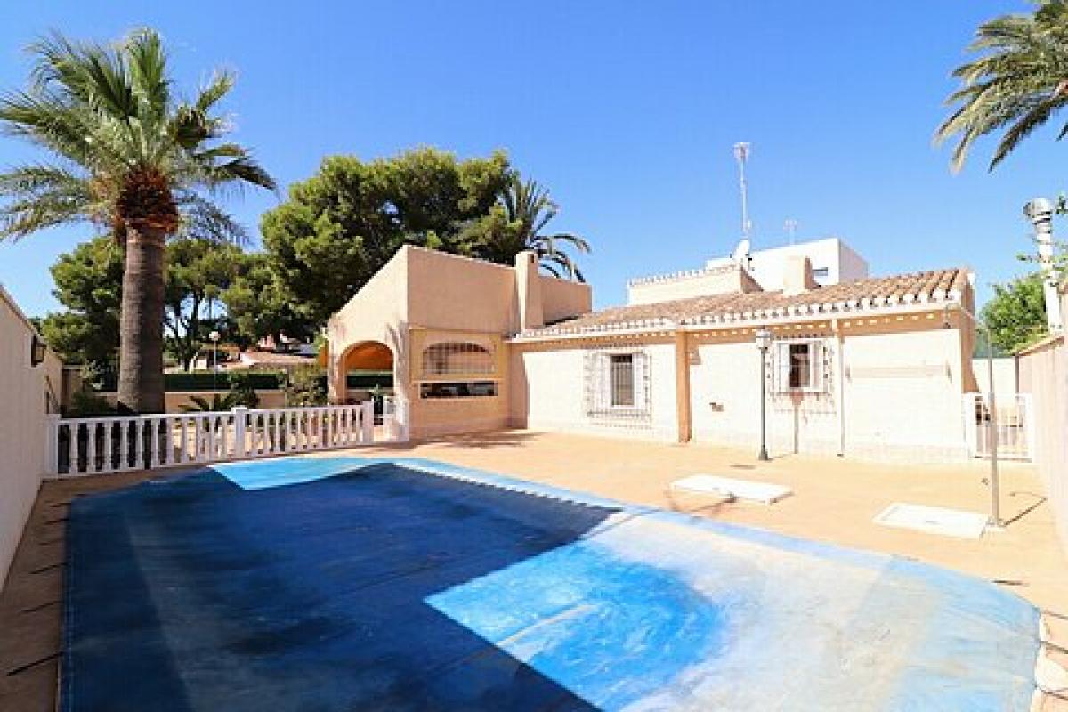 Picture of Villa For Sale in Torrevieja, Alicante, Spain