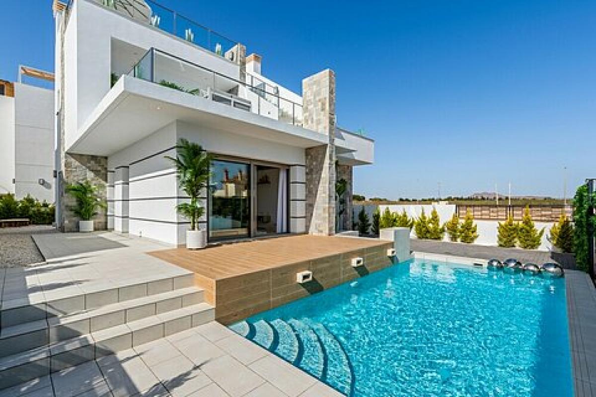 Picture of Villa For Sale in Los Alcazares, Alicante, Spain