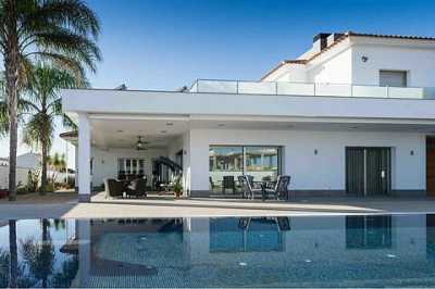 Villa For Sale in 