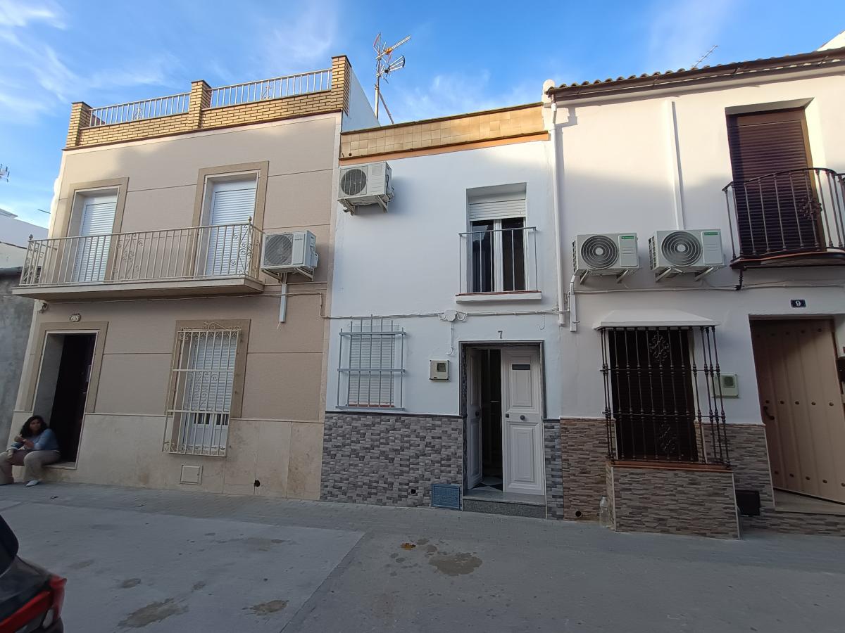 Picture of Home For Sale in Pruna, Seville, Spain