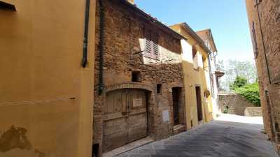 Home For Sale in Volterra, Italy