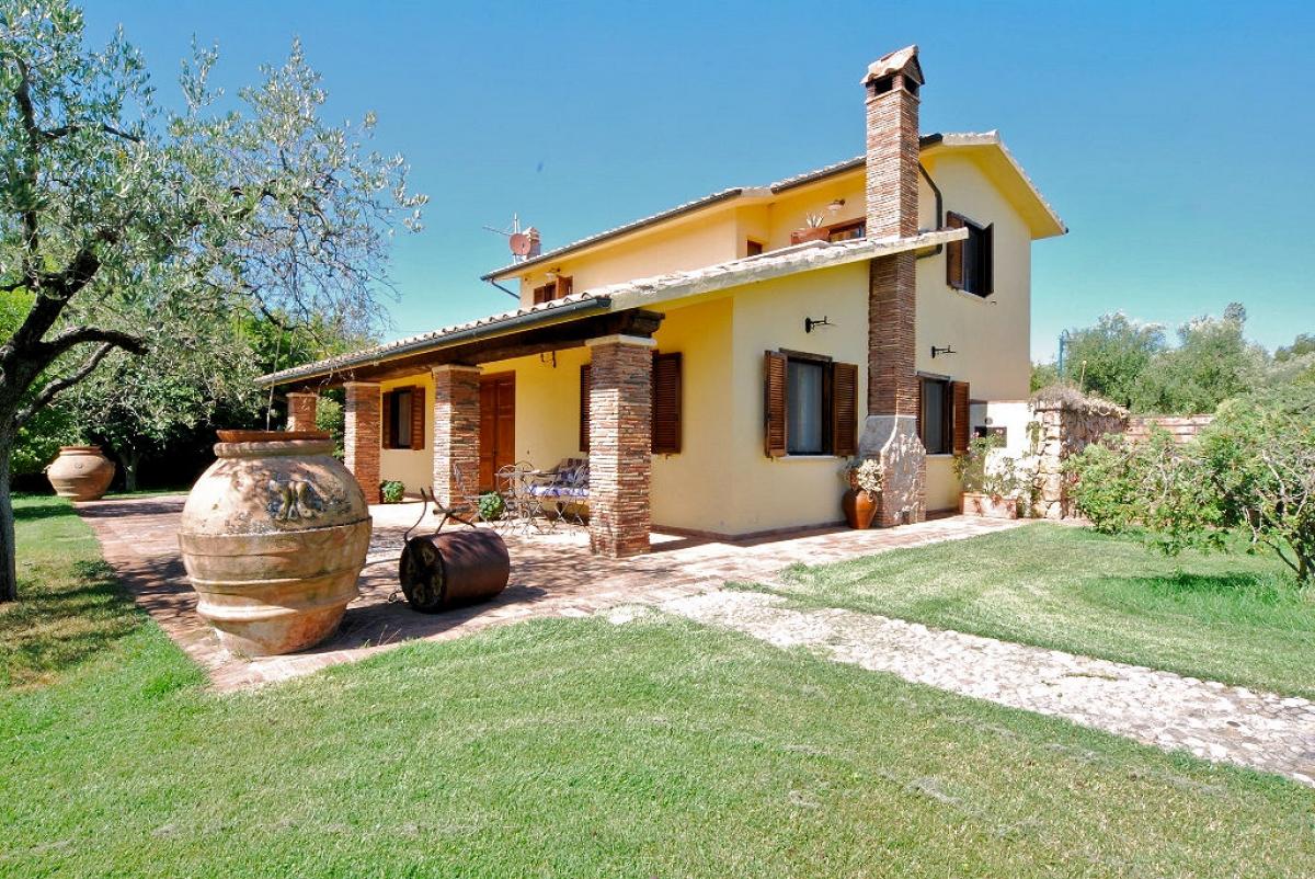 Picture of Villa For Sale in Pitigliano, Tuscany, Italy