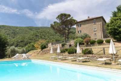 Villa For Sale in Cortona, Italy